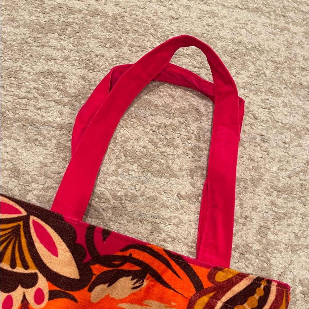 Powder
Velvet Tote Bag - Roaring Tiger - Picture 7 of 12